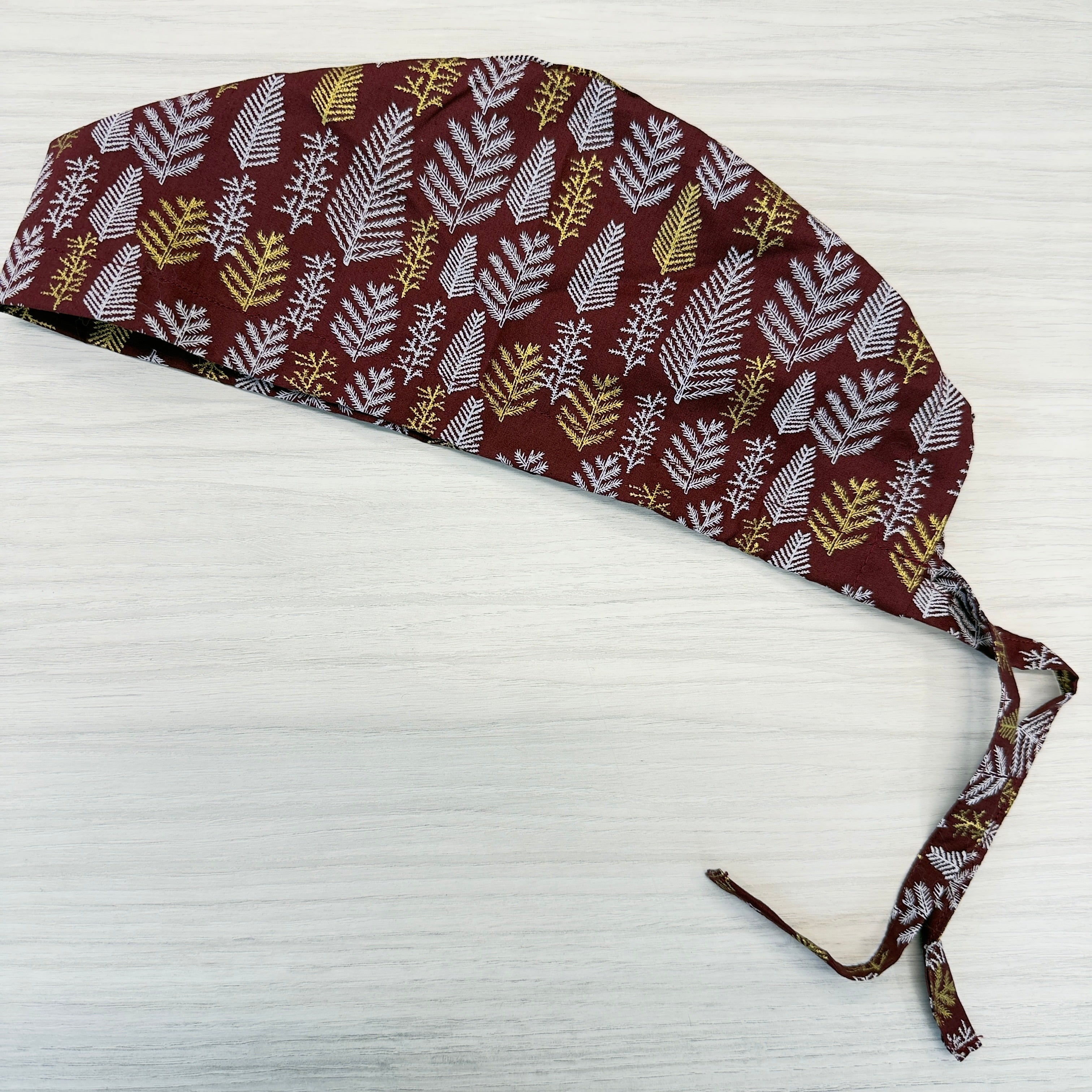 Cuffietta Natalizia Alberi Sfondo Bordeaux